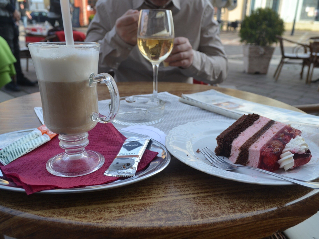 Ettore Cafe, Patisserie and Ice Cream Parlour