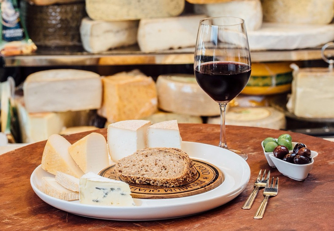 Wine N' Dine-Bat Yam必去景点