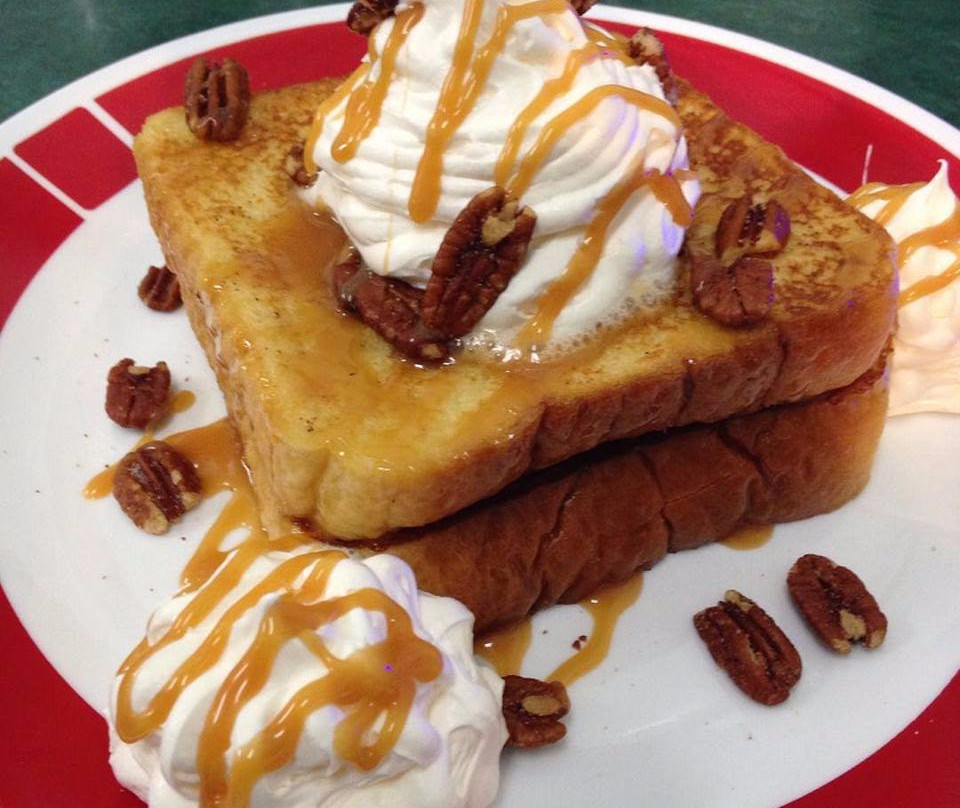 Egg Harbor餐馆和美食-Rusty Tractor Door County Breakfast Barn