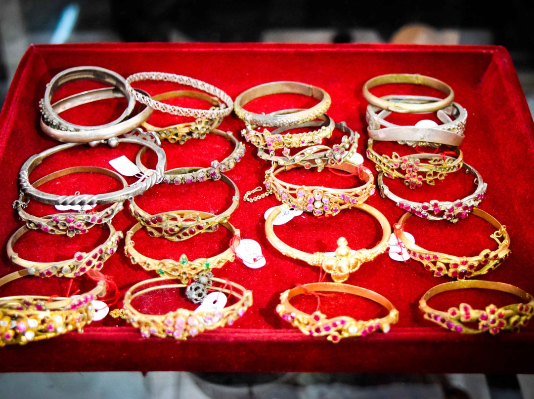 Sriya & Daya Curio Shop-康提必去景点