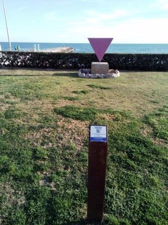 Pink Triangle Monument Against Homophobia-锡切斯必去景点