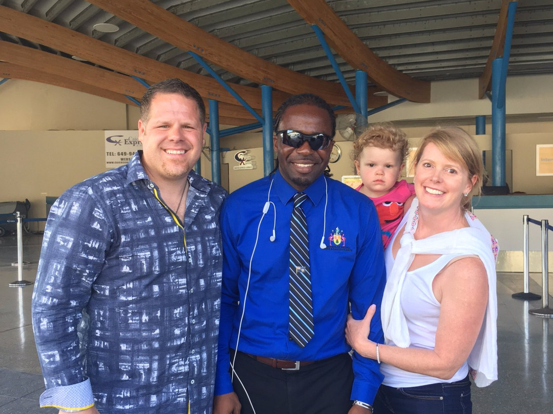 Unique Taxi & VIP Services-普罗维登西亚莱斯必去景点