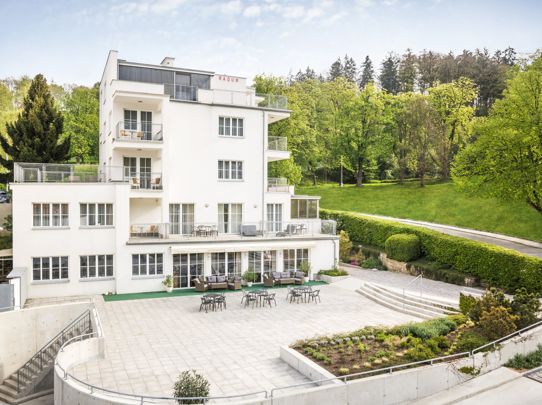 Bojkovice酒店住宿-拉敦酒店