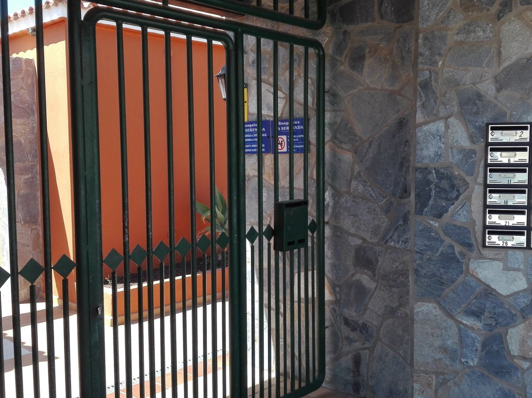 Serenada Bungalows主图