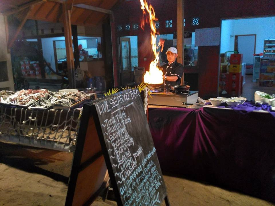 El-Pirata Beach Bar and Grill