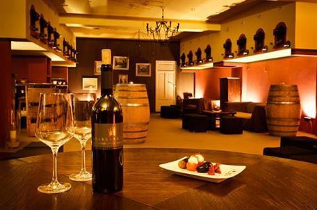L'Enoteca di via Cantonale - Le Cantine Lucchini-卢加诺必去景点