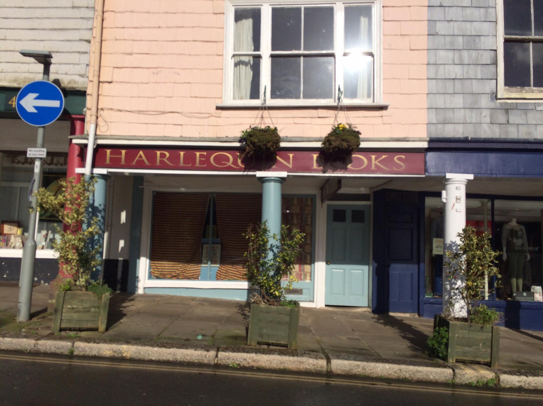 Harlequin Books-托特尼斯必去景点