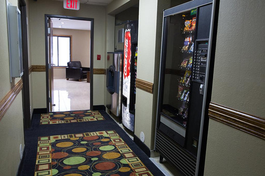 Lewistown酒店住宿-Super 8 by Wyndham Canton IL