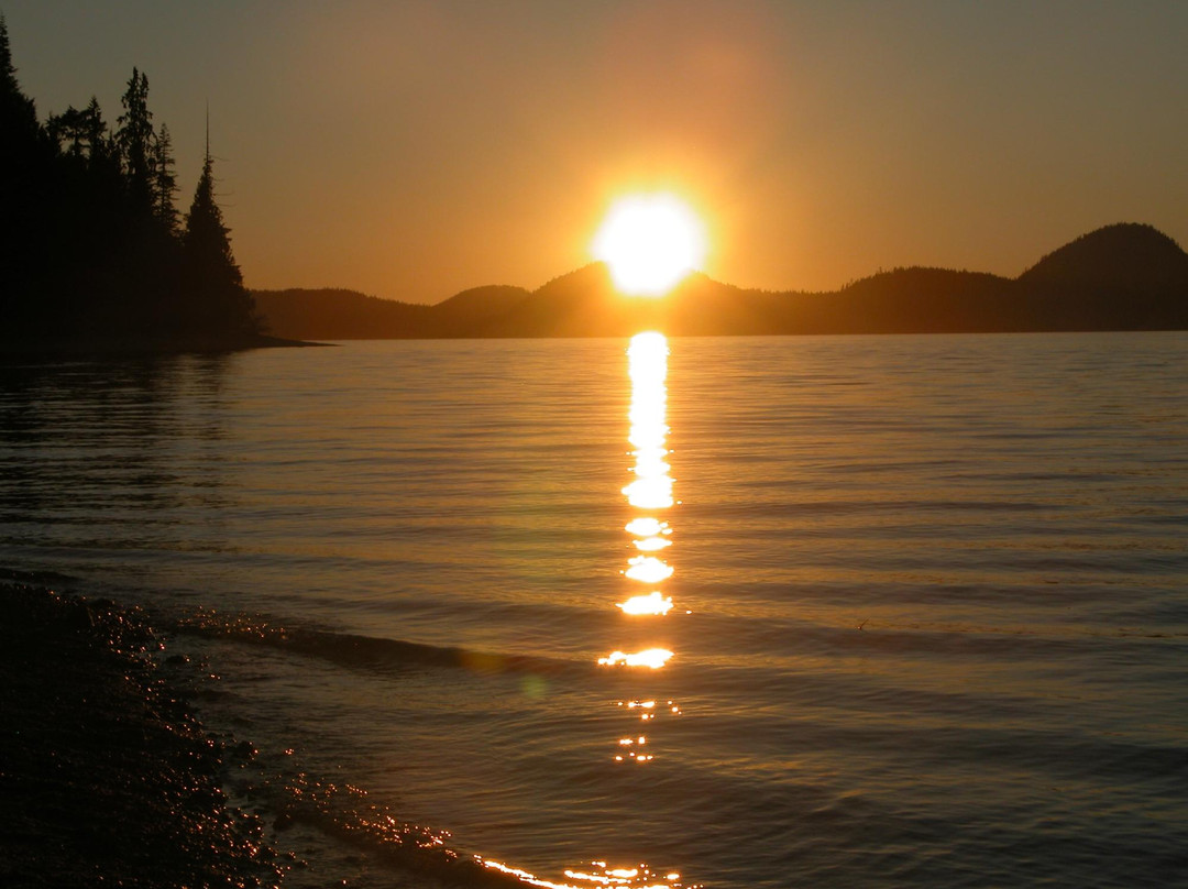 Kennedy Lake Provincial Park景点图片