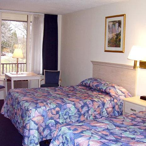 Magnuson Hotel by the River主图