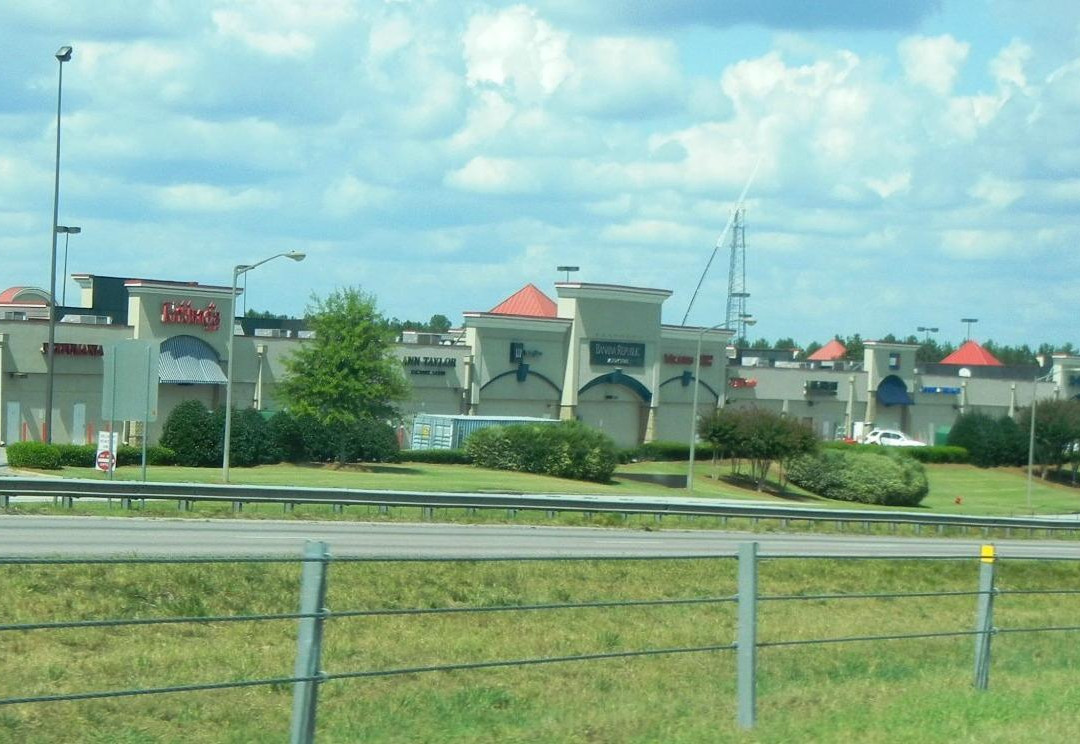 Tanger Outlets Commerce-Commerce必去景点