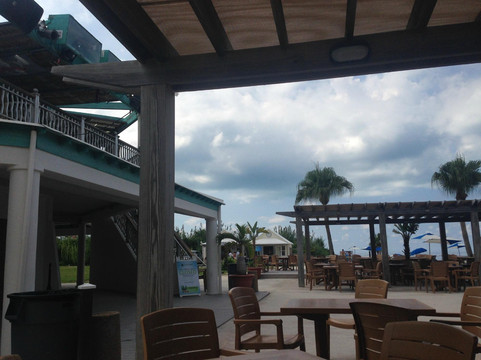 Ireland Island餐馆和美食-Hammerheads Bar & Grill