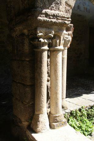 Eglise Abbatiale-Lavaudieu必去景点