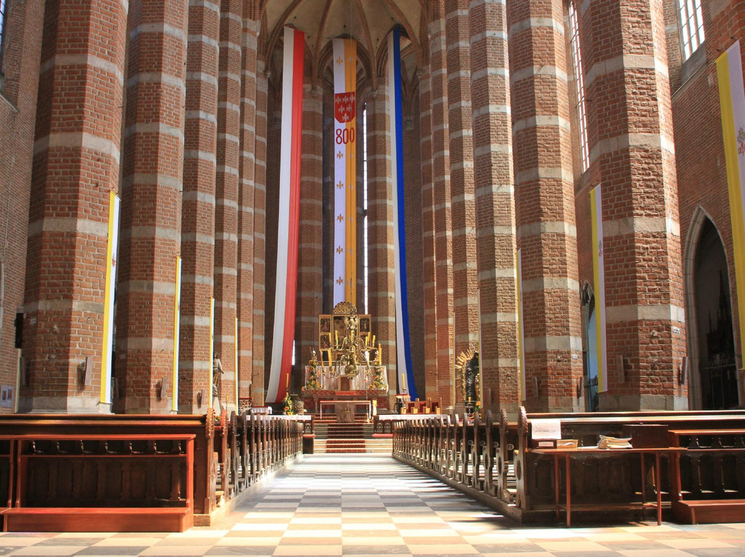 Basilica of St. James and St. Agnes景点图片