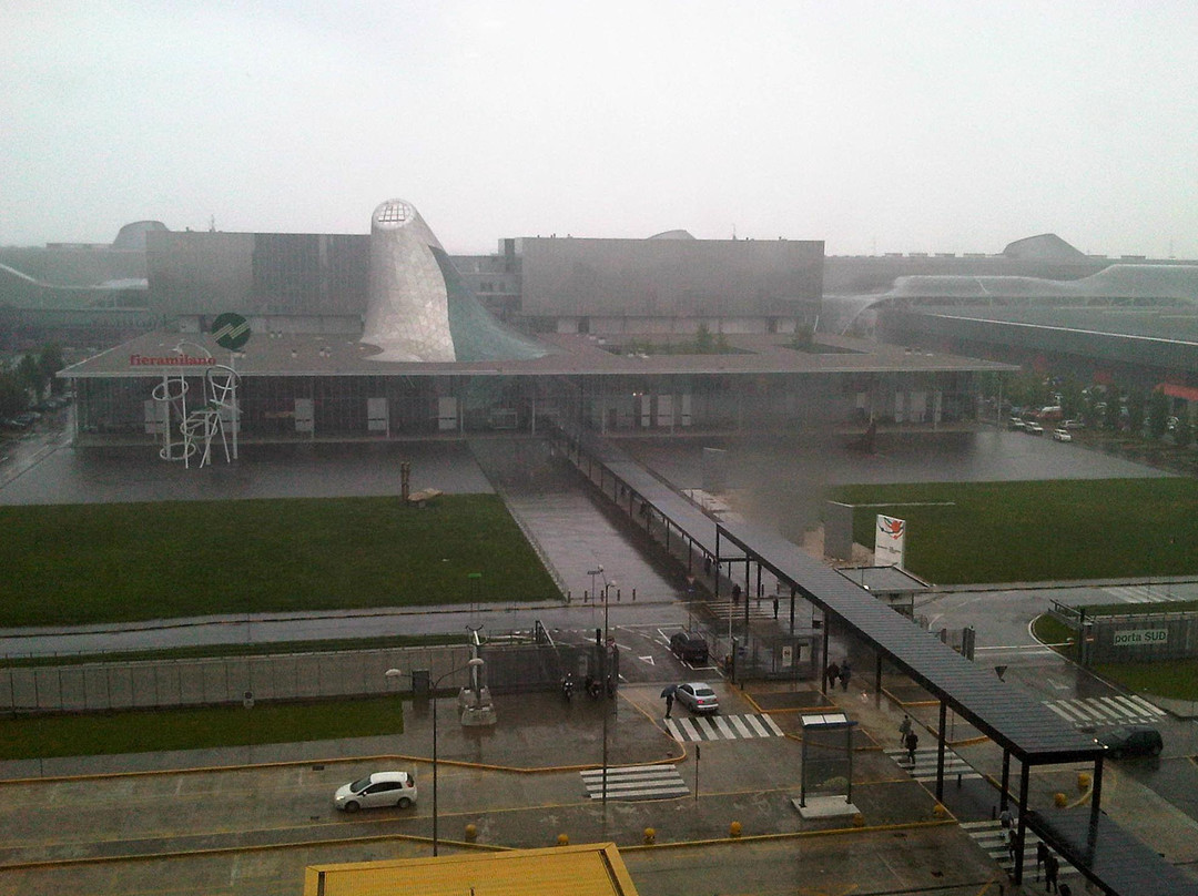 Centro Congressi Stella Polare-罗镇必去景点