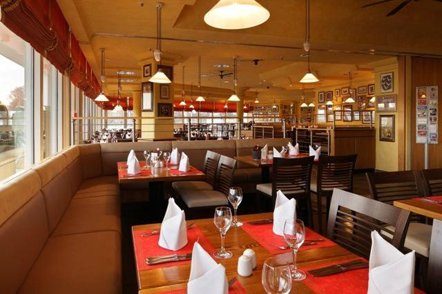 Julian's Bar & Restaurant