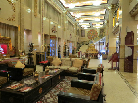 雅鲁藏布大酒店主图