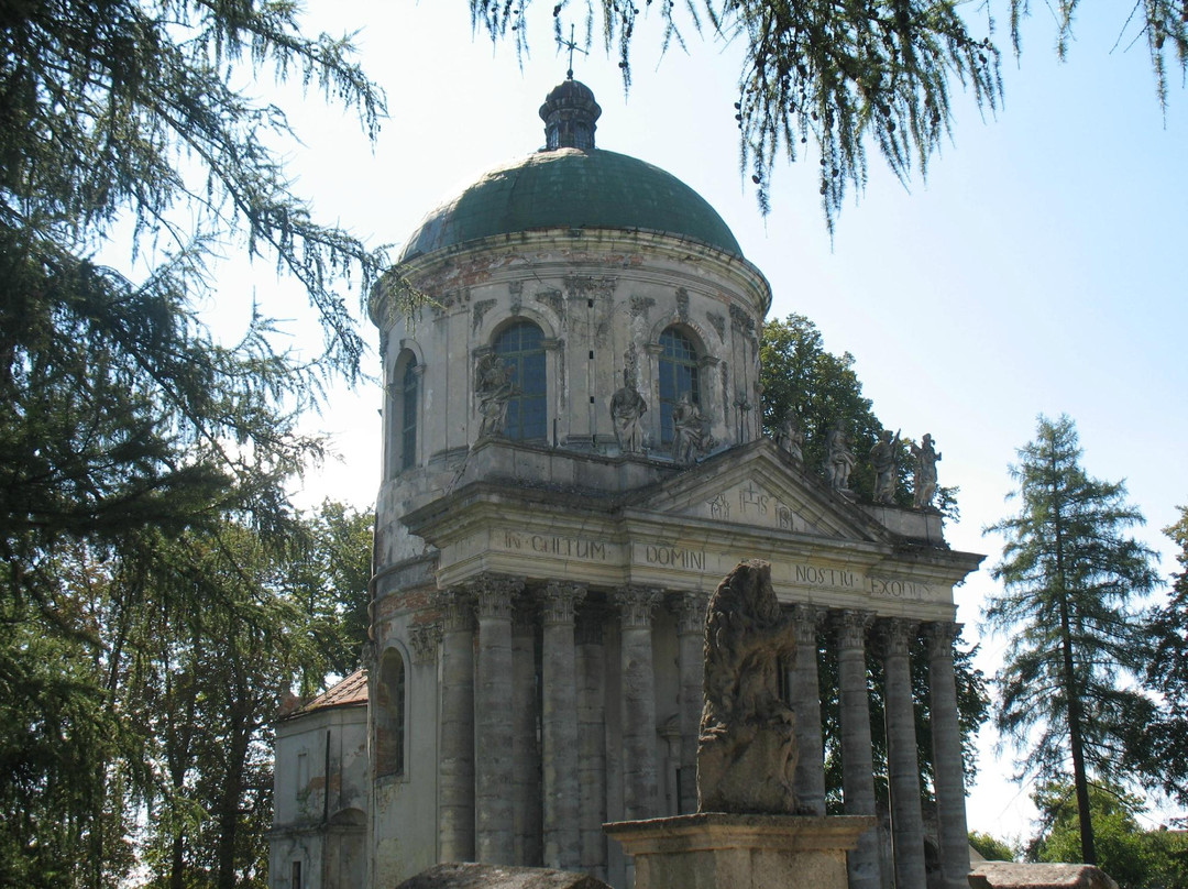 Roman CatholicChurch of the Exaltation of St. Joseph-Pidhirtsi必去景点