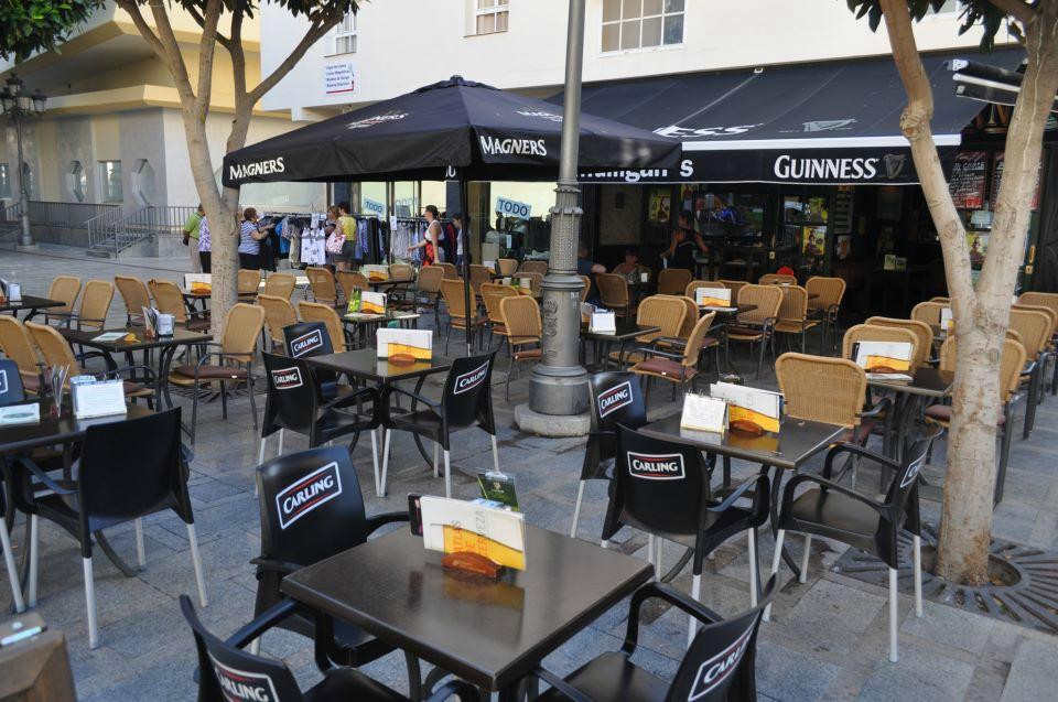 Mulligans Irish Tavern