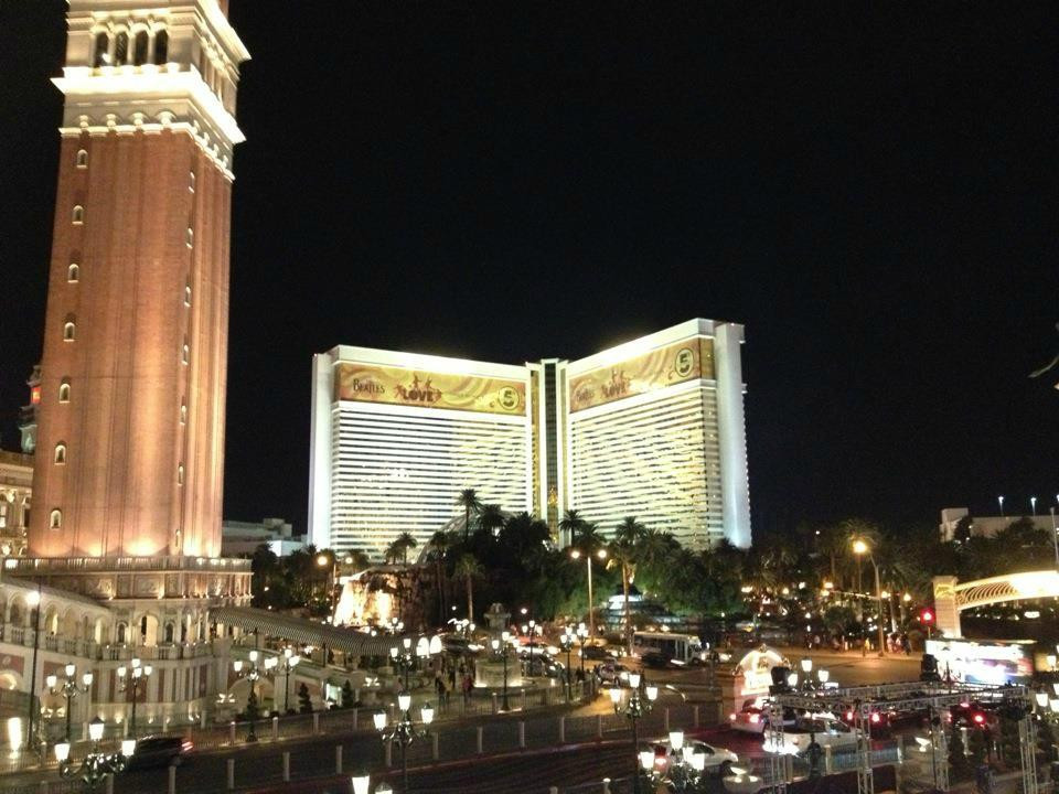 太阳马戏团剧目《爱》-拉斯维加斯必去景点