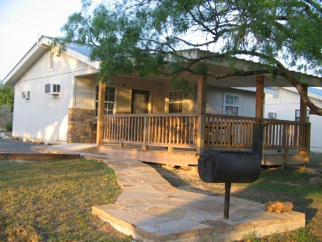 4J Riverway Cabins & RV Park