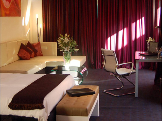 Bustan Urban Retreat主图