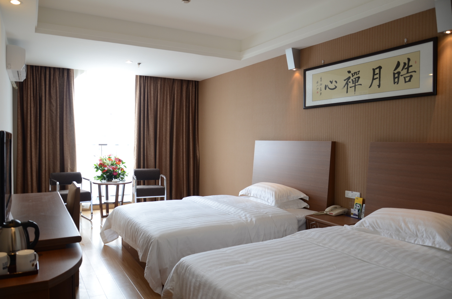 安逸锦著酒店(峨眉高铁站大佛禅院店)-客卧