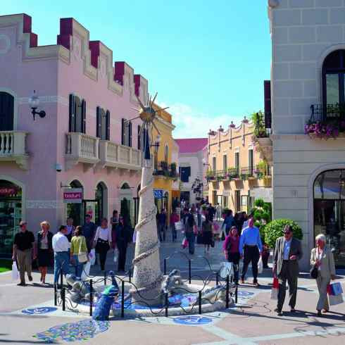 La Roca Village景点图片