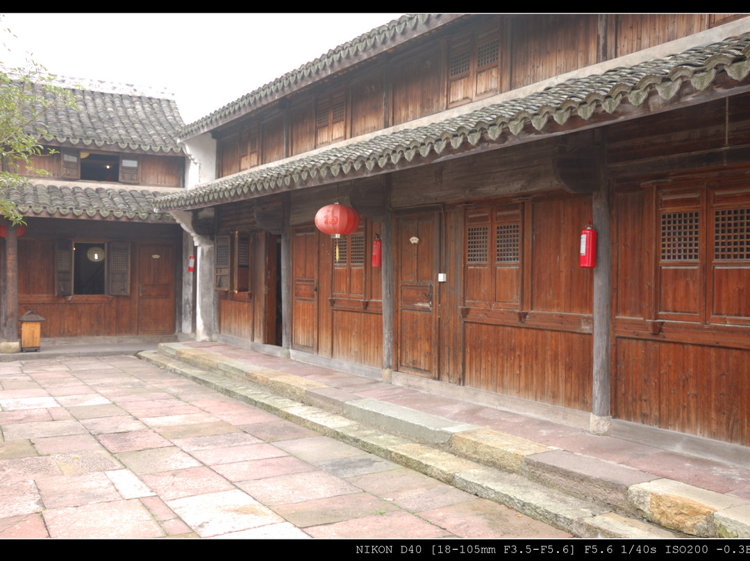 沙山村度假酒店主图