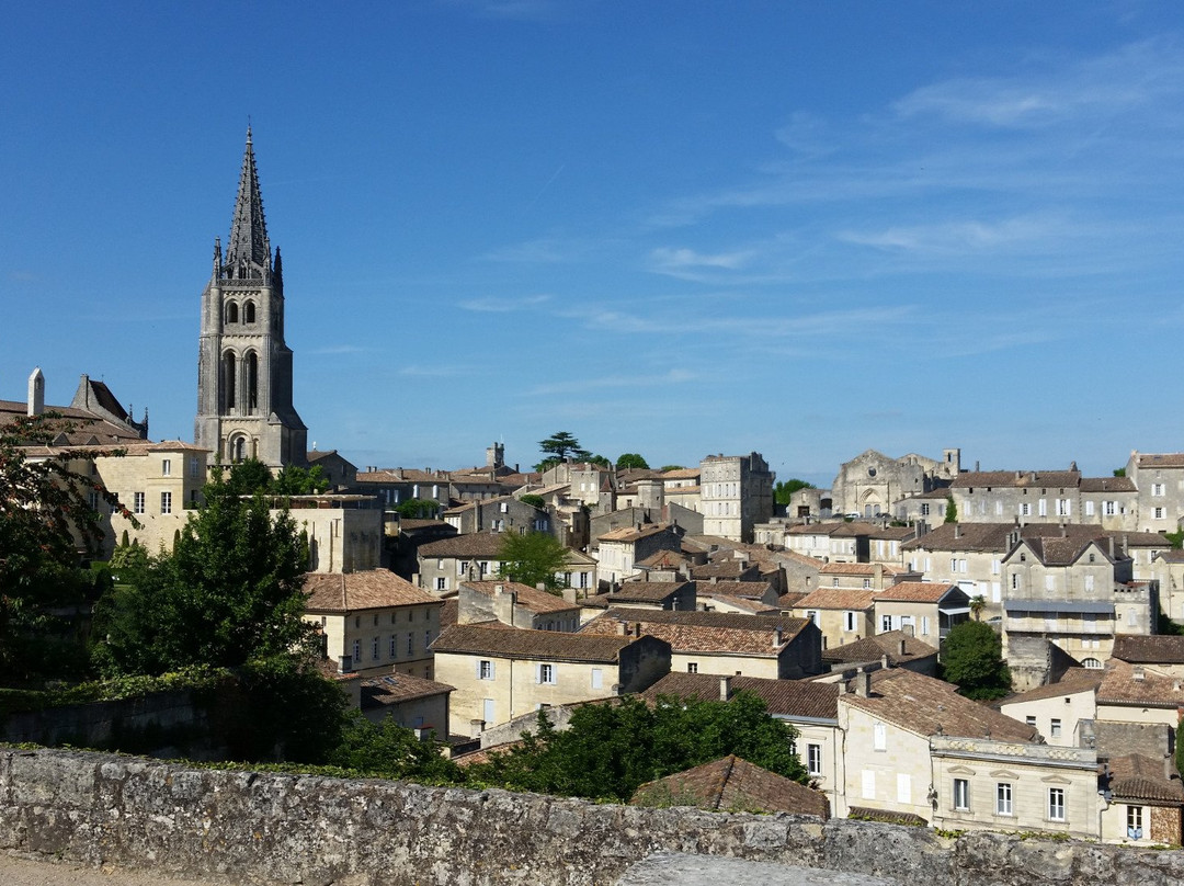 Saint-Laurent-des-Combes旅游攻略图片