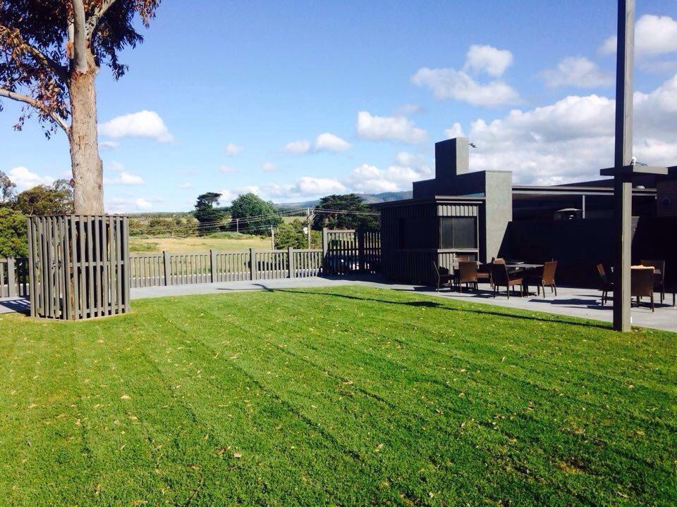 Balook餐馆和美食-Churchill Hotel Pub