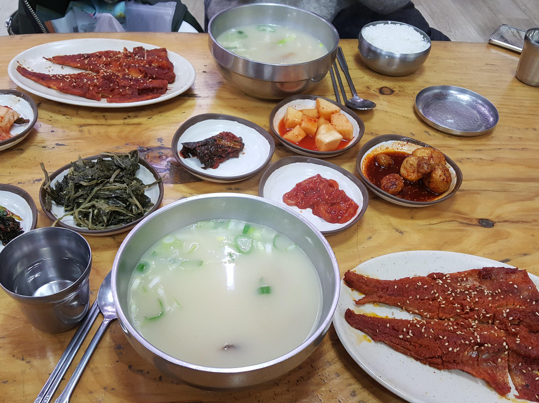 麟蹄郡餐馆和美食-Dragon Rock Restaurant