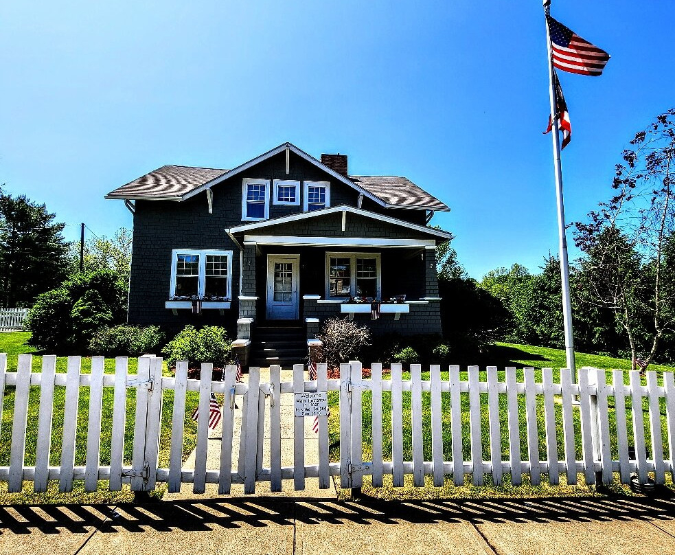 John and Annie Glenn Historic Site景点图片