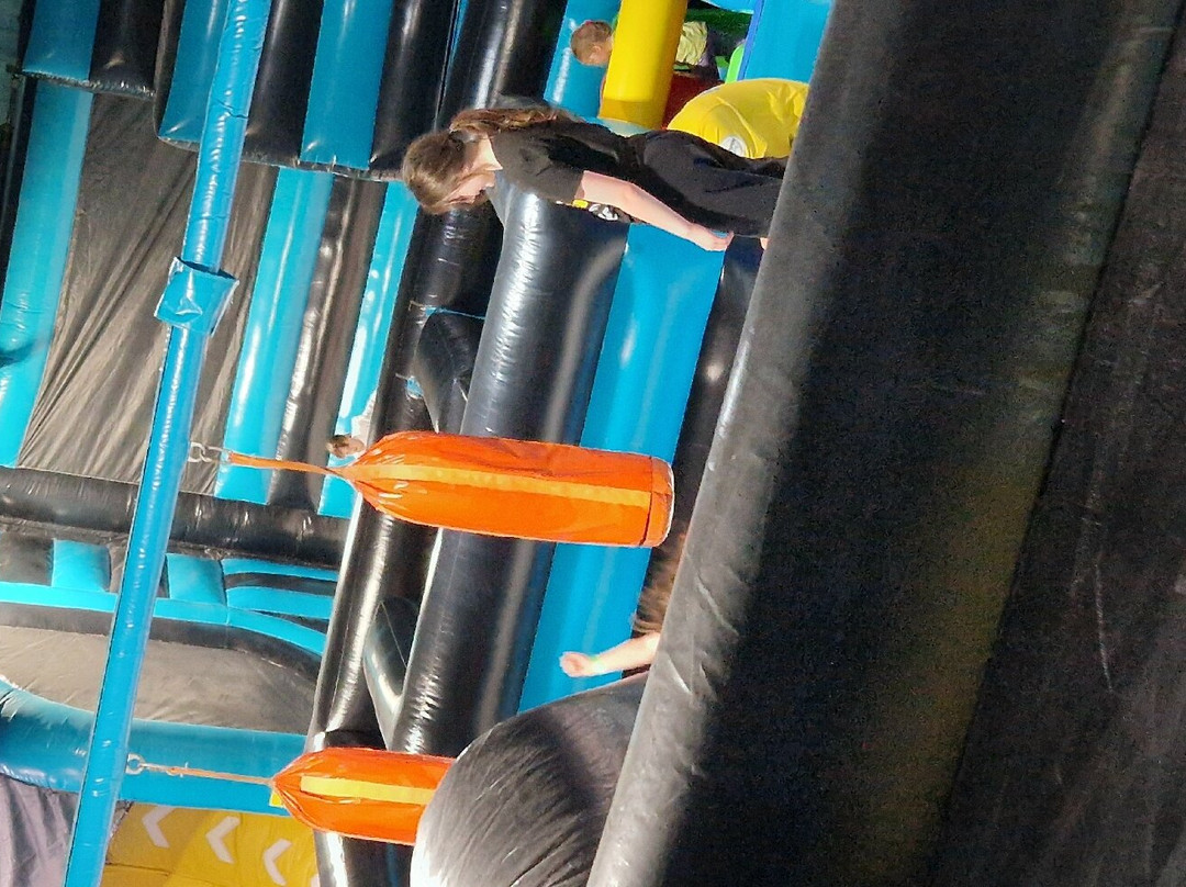 Jumpin Fun Inflatable Park Derby-德比必去景点