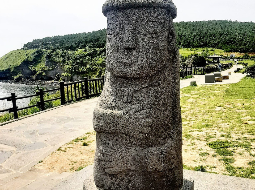 松岳山-西归浦市必去景点