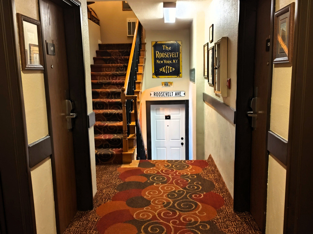Roosevelt Inn & Suites主图