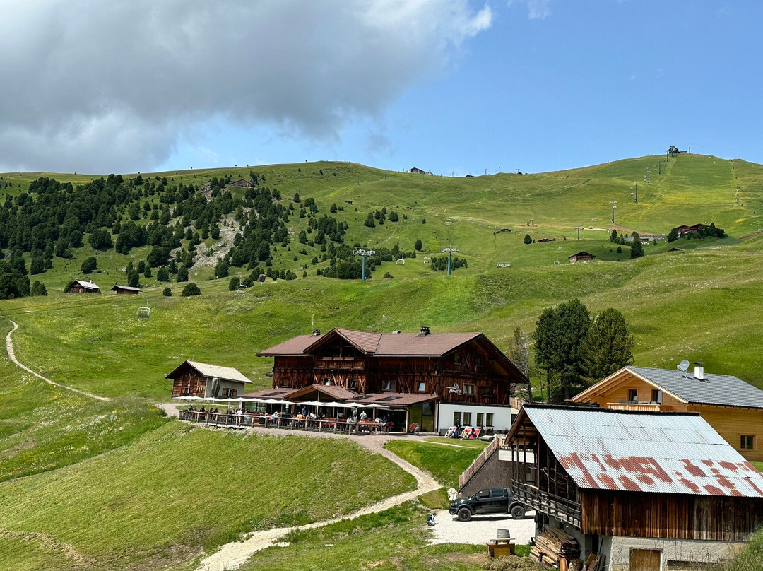 Rifugio Fermeda Hut主图