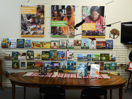 Crossroads Fair Trade Goods And Gifts-布卢明顿必去景点