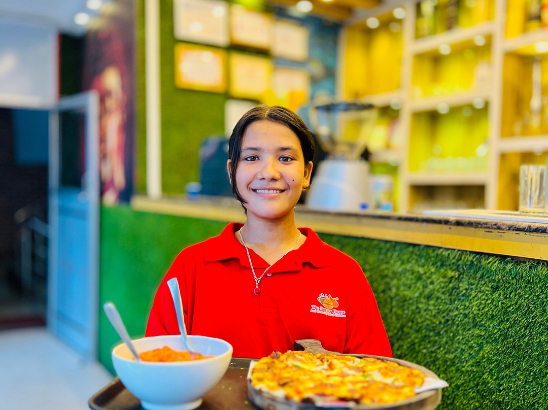 The Burger House And Crunchy Fried Chicken - Mahendranagar