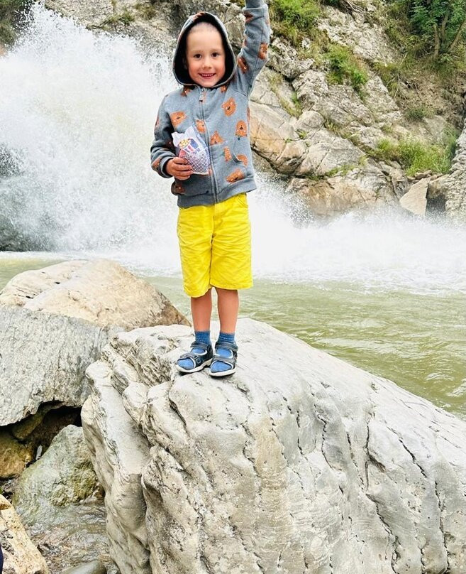 Khanagskiy Waterfall景点图片