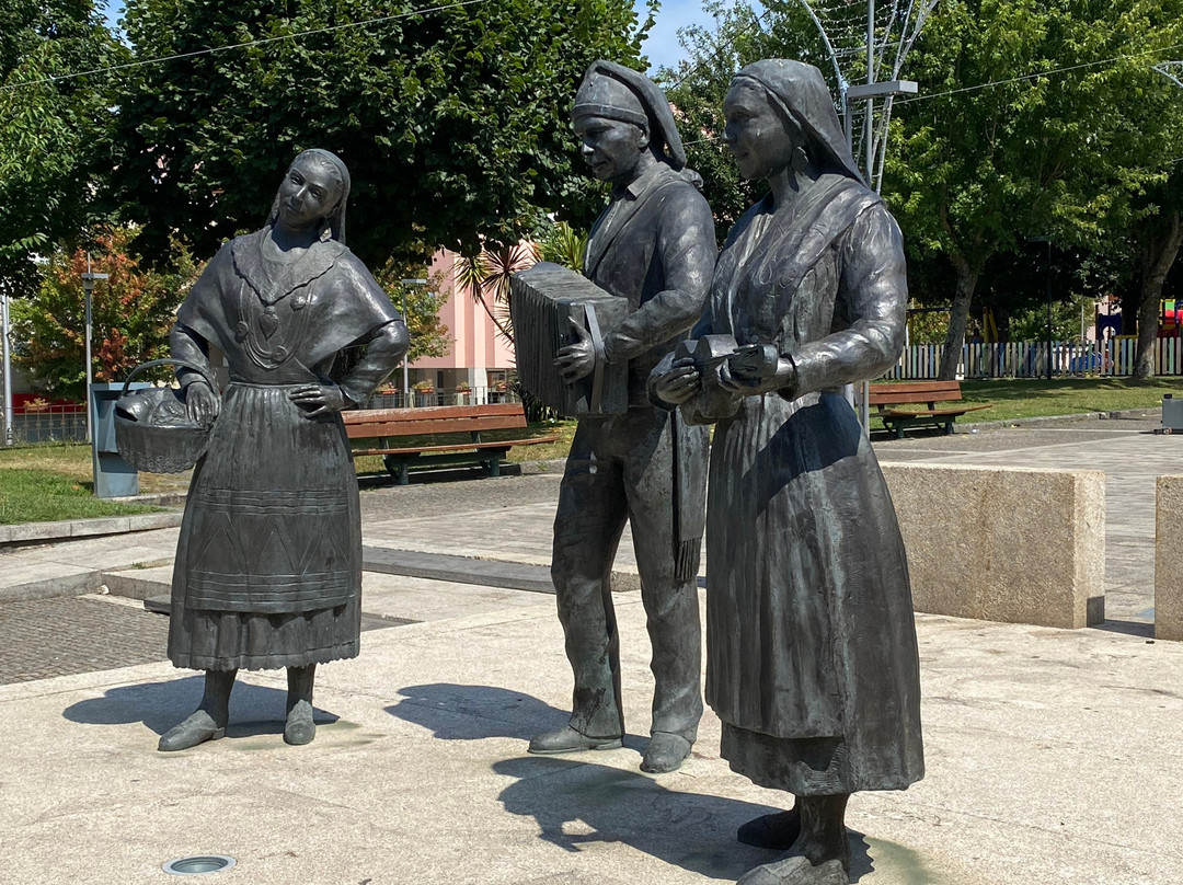 Monumento em homenagem às rusgas populares de Ponte da Barca景点图片