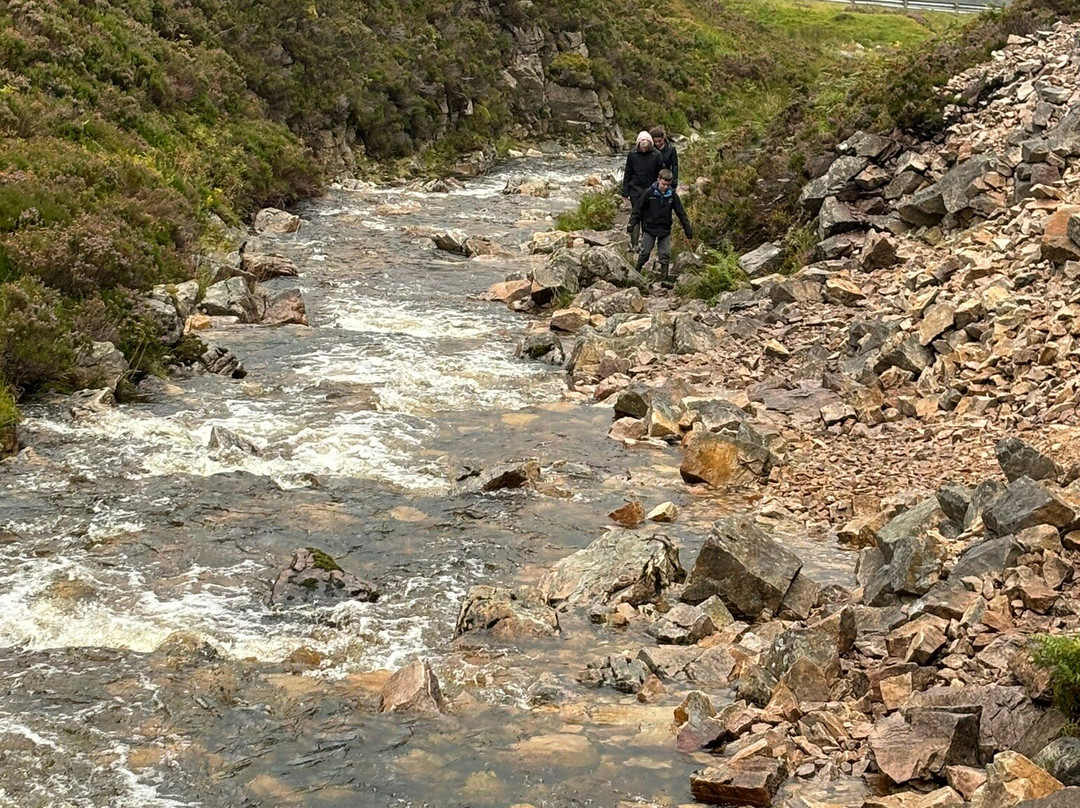 Wailing Widow Falls, Loch Na Gainmhich景点图片