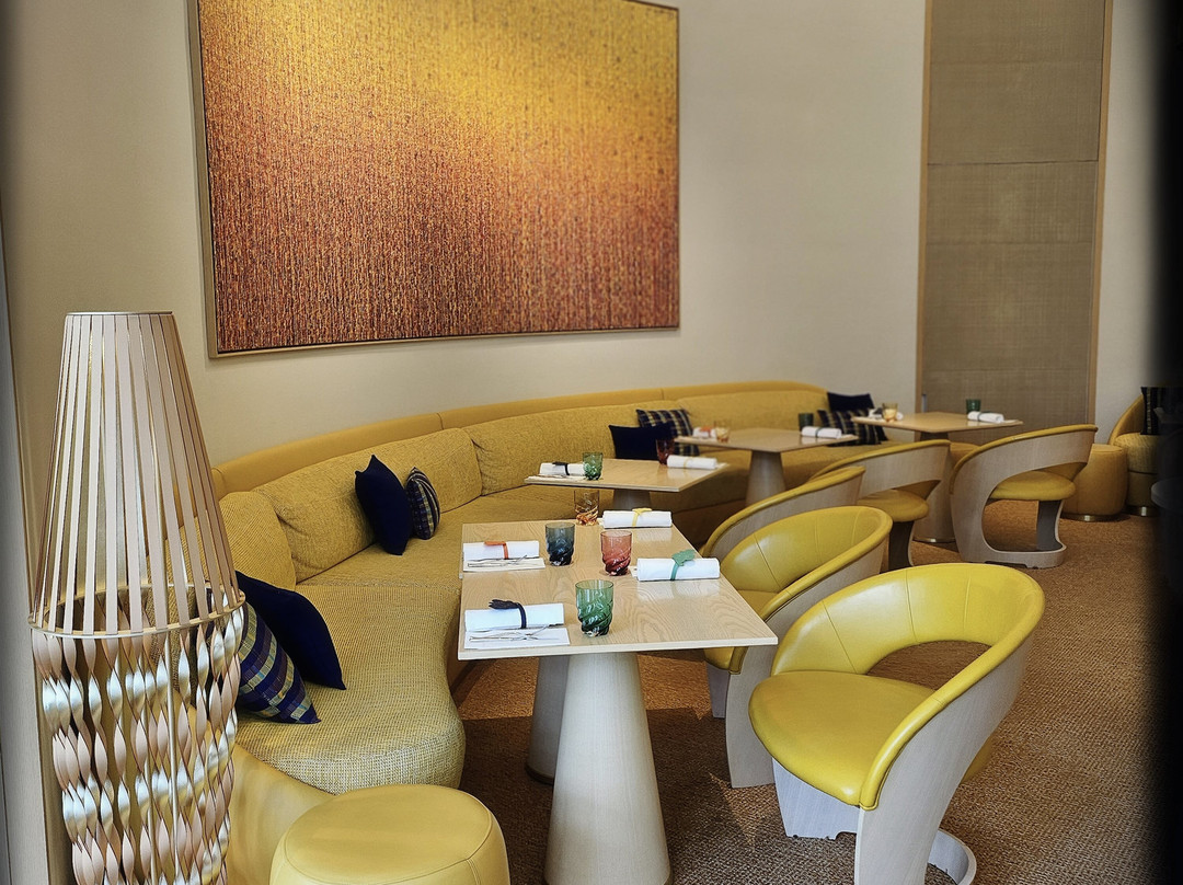 LE CAFE V