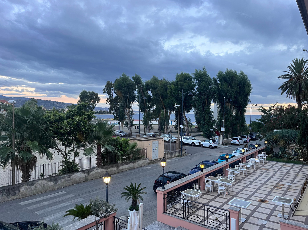 Regent Beach Hotel & Apartments主图