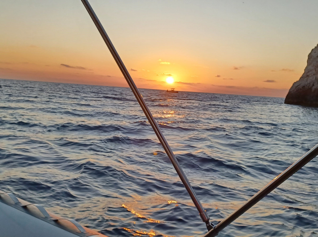 Keri Beach-利姆尼科利必去景点