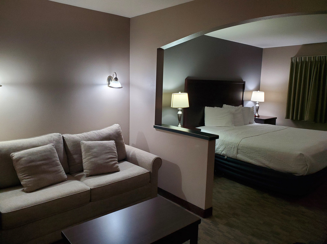 杜邦盖斯特豪斯旅馆&套房酒店主图