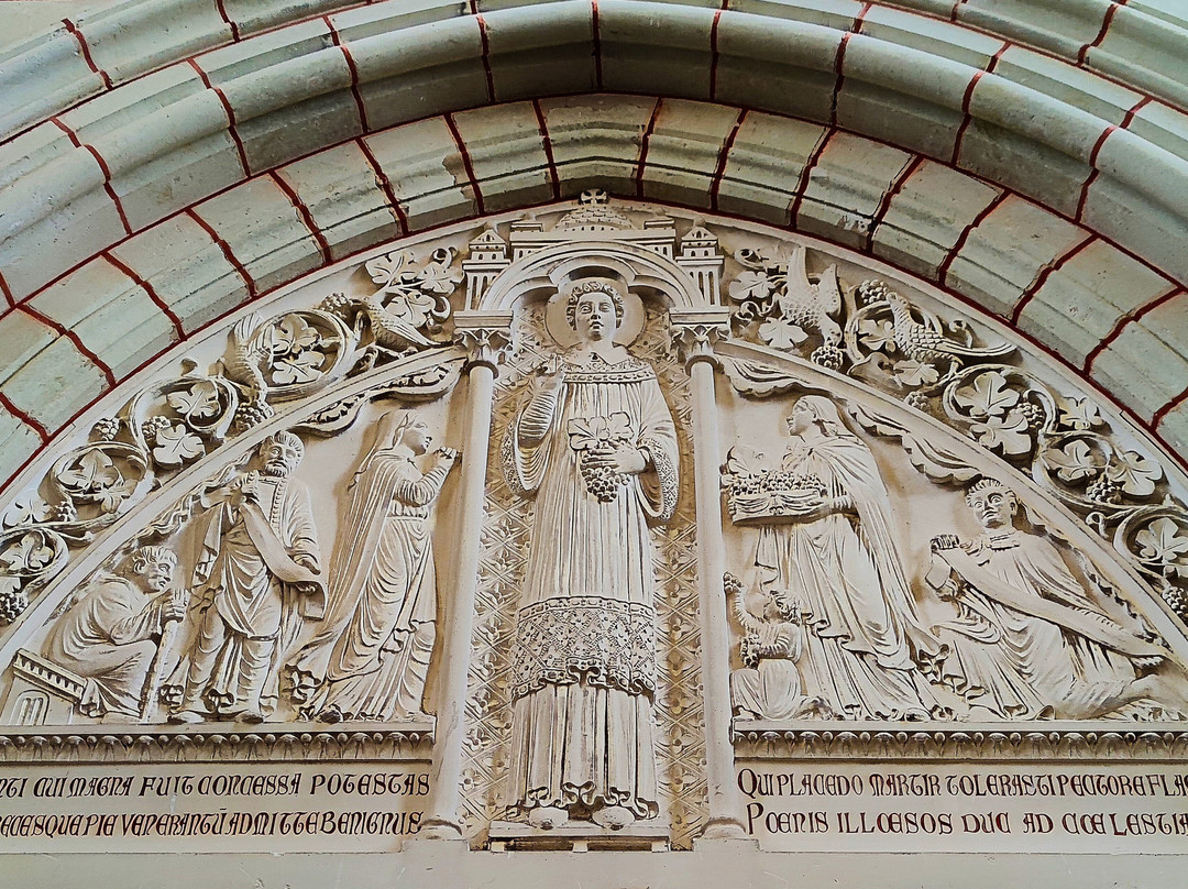 Eglise Saint Vincent De Brézé景点图片
