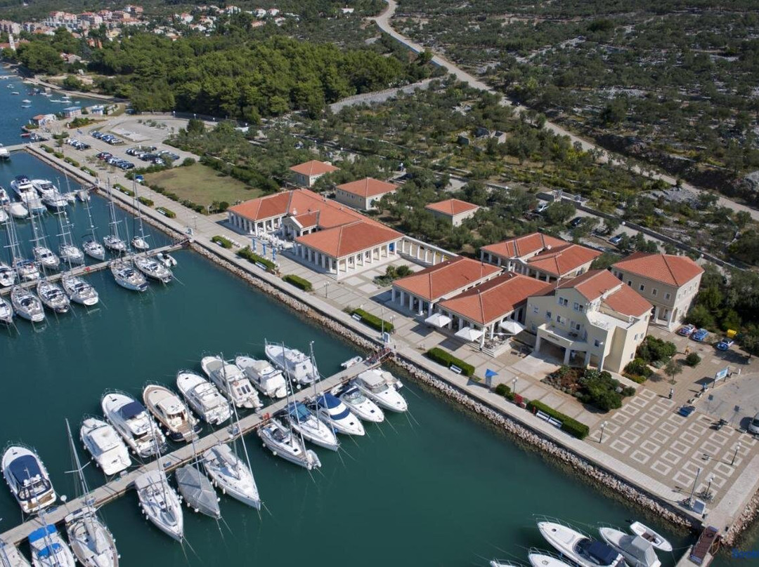 Apartment Aci Marina Cres