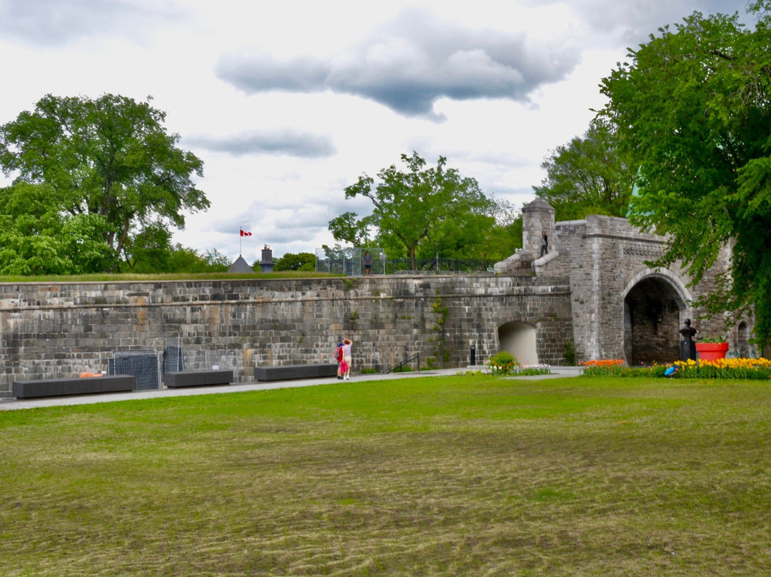 St. Louis Gate (Porte St. Louis)-魁北克市必去景点