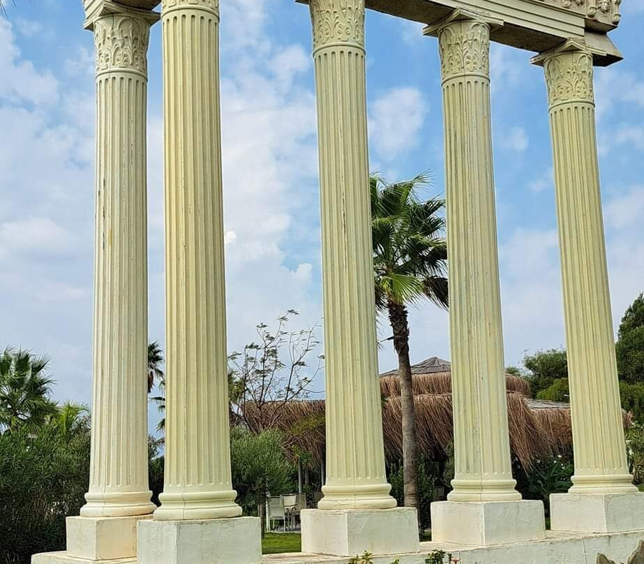 Replica Of Apollon Temple景点图片